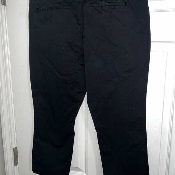 New York &CompanyEXCELLENT CONDITION!Black slacks with fitted waist. Size 14 - Picture 3 of 11